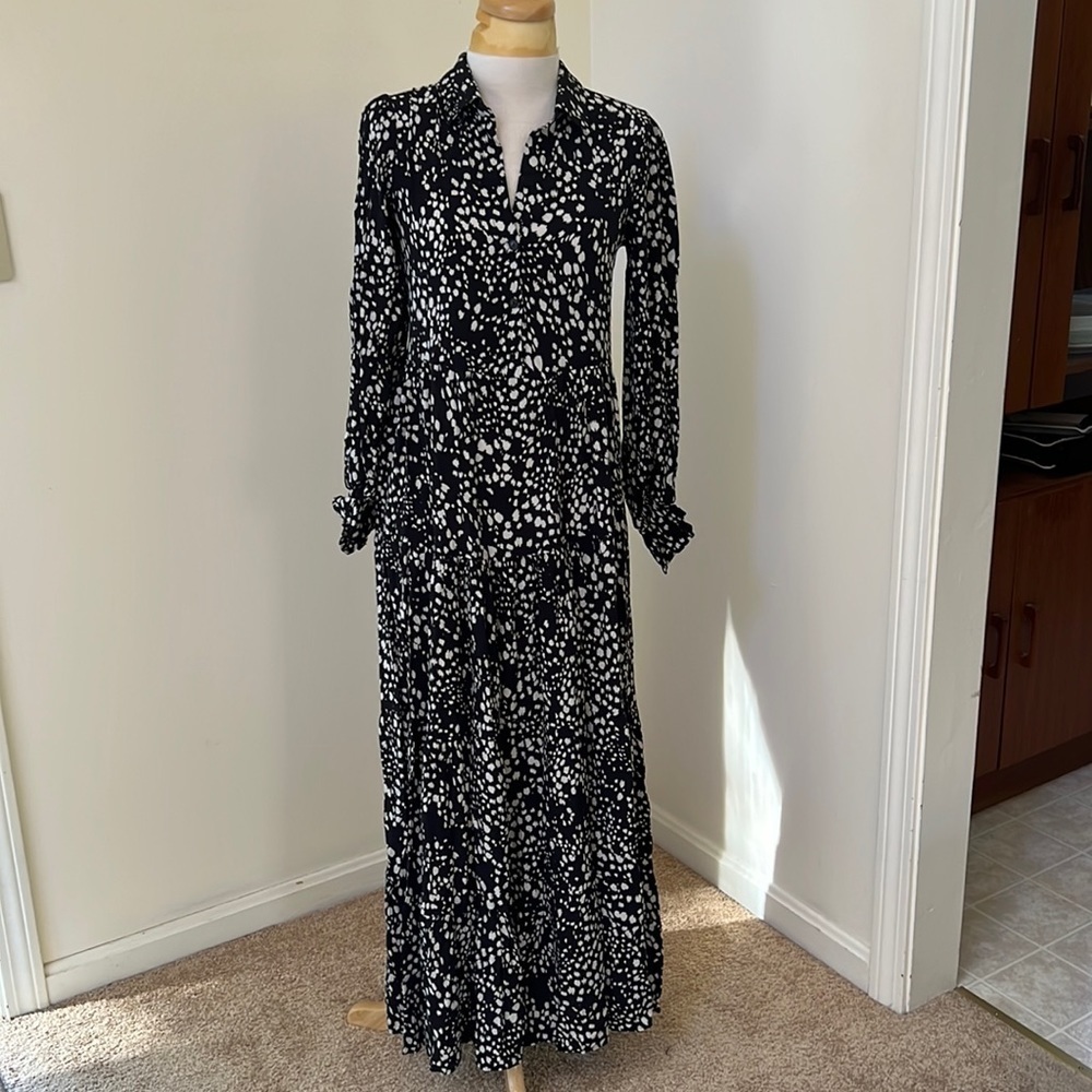 New! Bershka XS patterned long front button long sleeve dress.